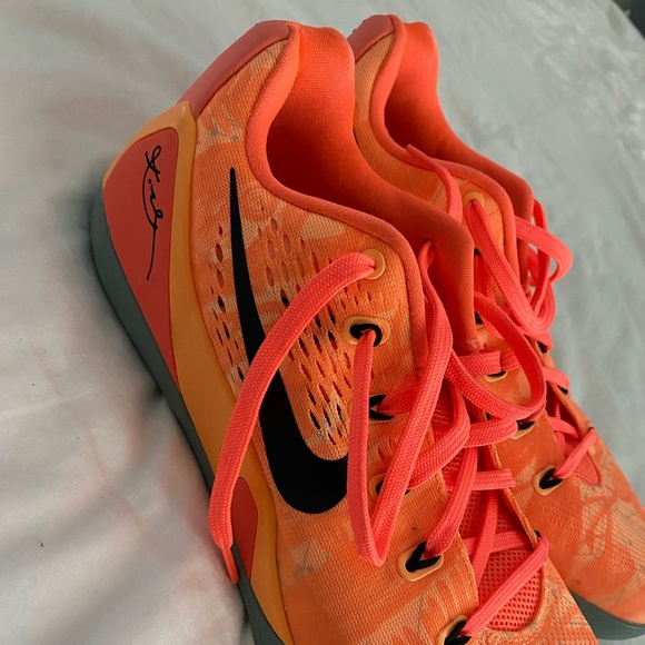 Kobe 9 EM low bright mango/peach cream. - Picture 4 of 5